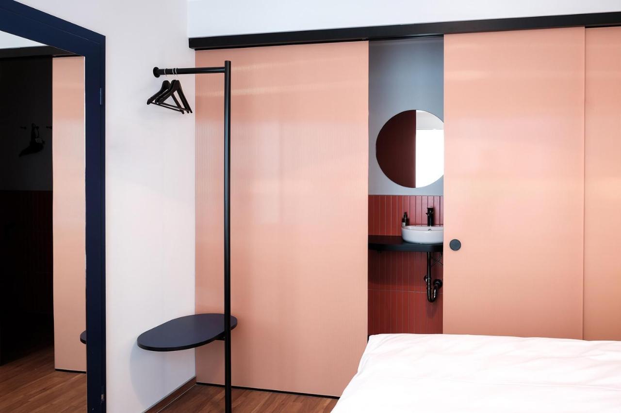 Hotel The Dot | 24/7 Checkin 3*